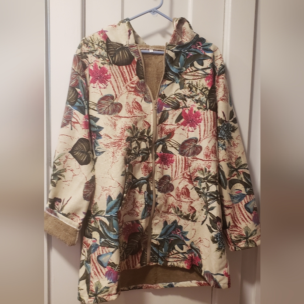 Light weight jacket/sweatshirt